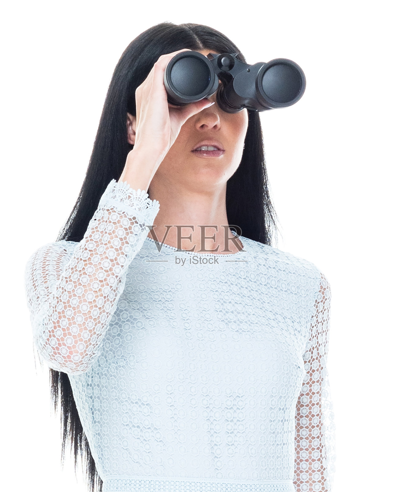 一个人/大头/ 20-29岁的美丽的白人年轻女性/女性站在白色背景前穿着衣服/冷静的态度谁在寻找和拿着望远镜/发现照片摄影图片