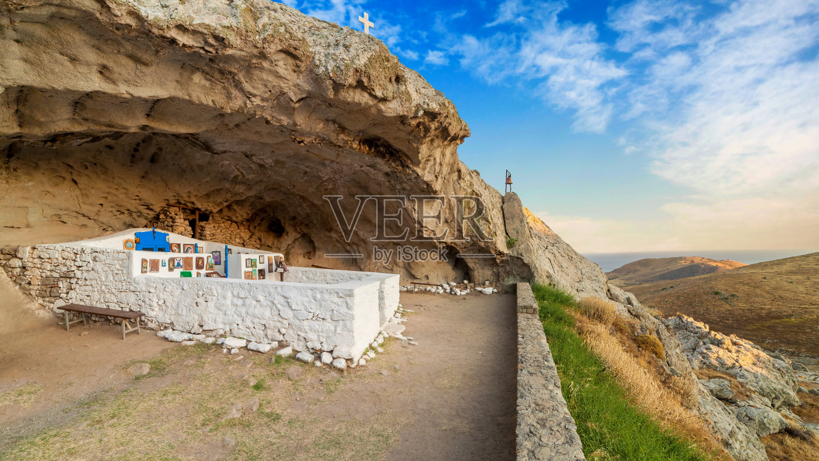 希腊莱姆诺斯岛的Panagia Kakaviotissa无顶教堂照片摄影图片