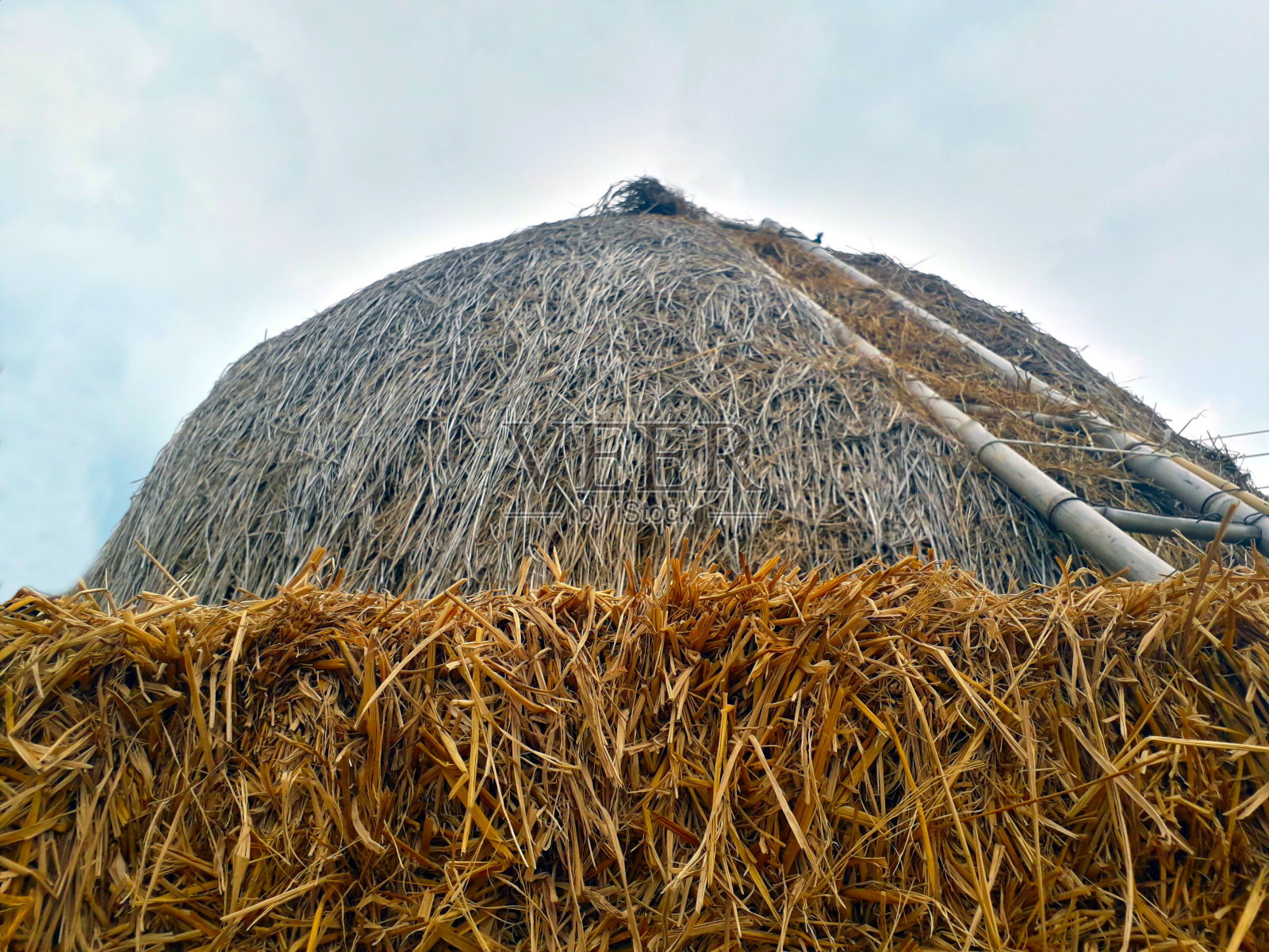 棕色的干草堆照片摄影图片