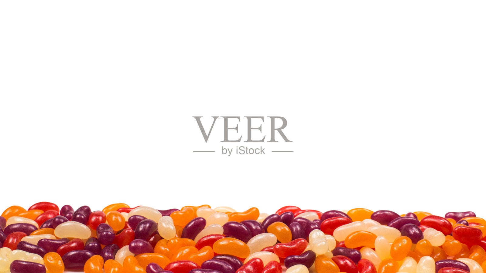 彩色糖豆孤立在白色。照片摄影图片