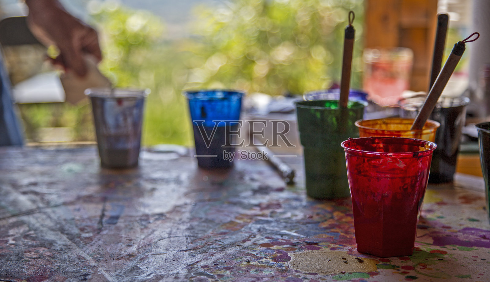 艺术家在工作照片摄影图片