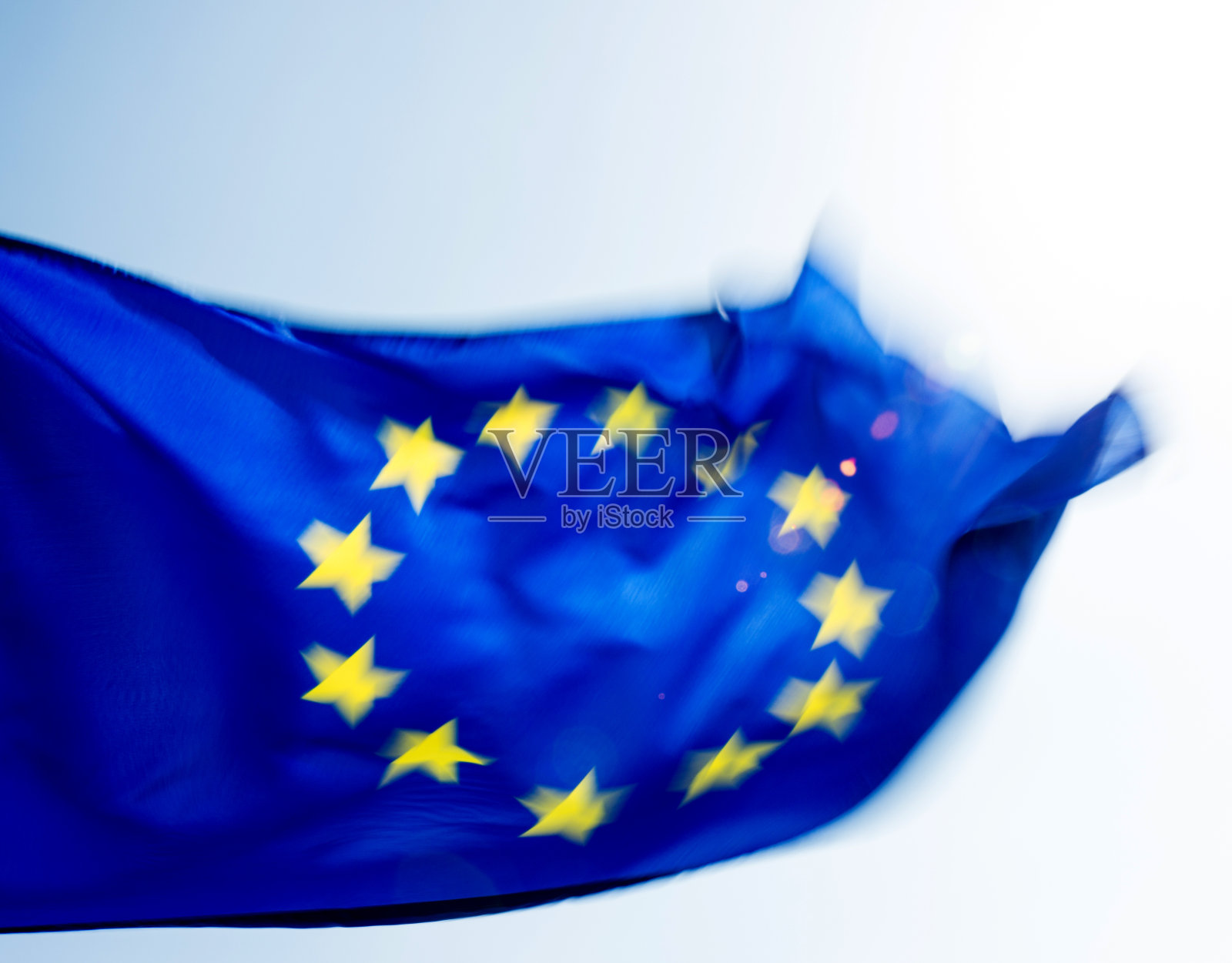 欧盟旗帜迎风飘扬照片摄影图片
