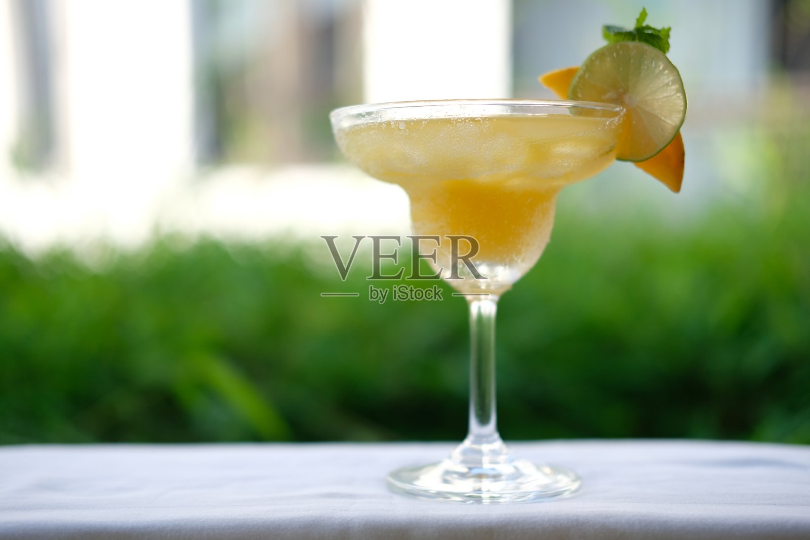 芒果玛格丽塔鸡尾酒照片摄影图片