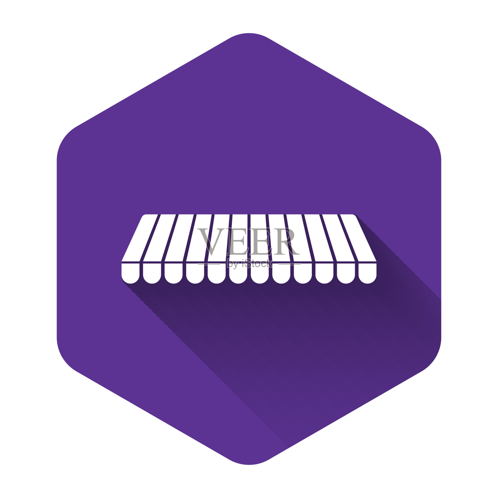 白色条纹遮阳篷图标孤立与长影子。户外遮阳伞的迹象。适用于商店、咖啡馆和街头餐馆的遮阳篷。紫色的六角按钮。矢量图插画图片素材