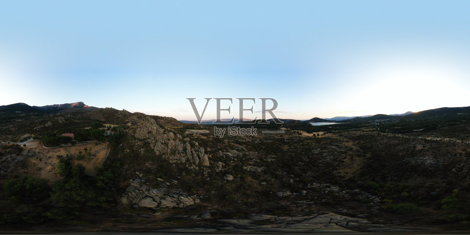 西班牙马德里的山的360无人机视图照片摄影图片