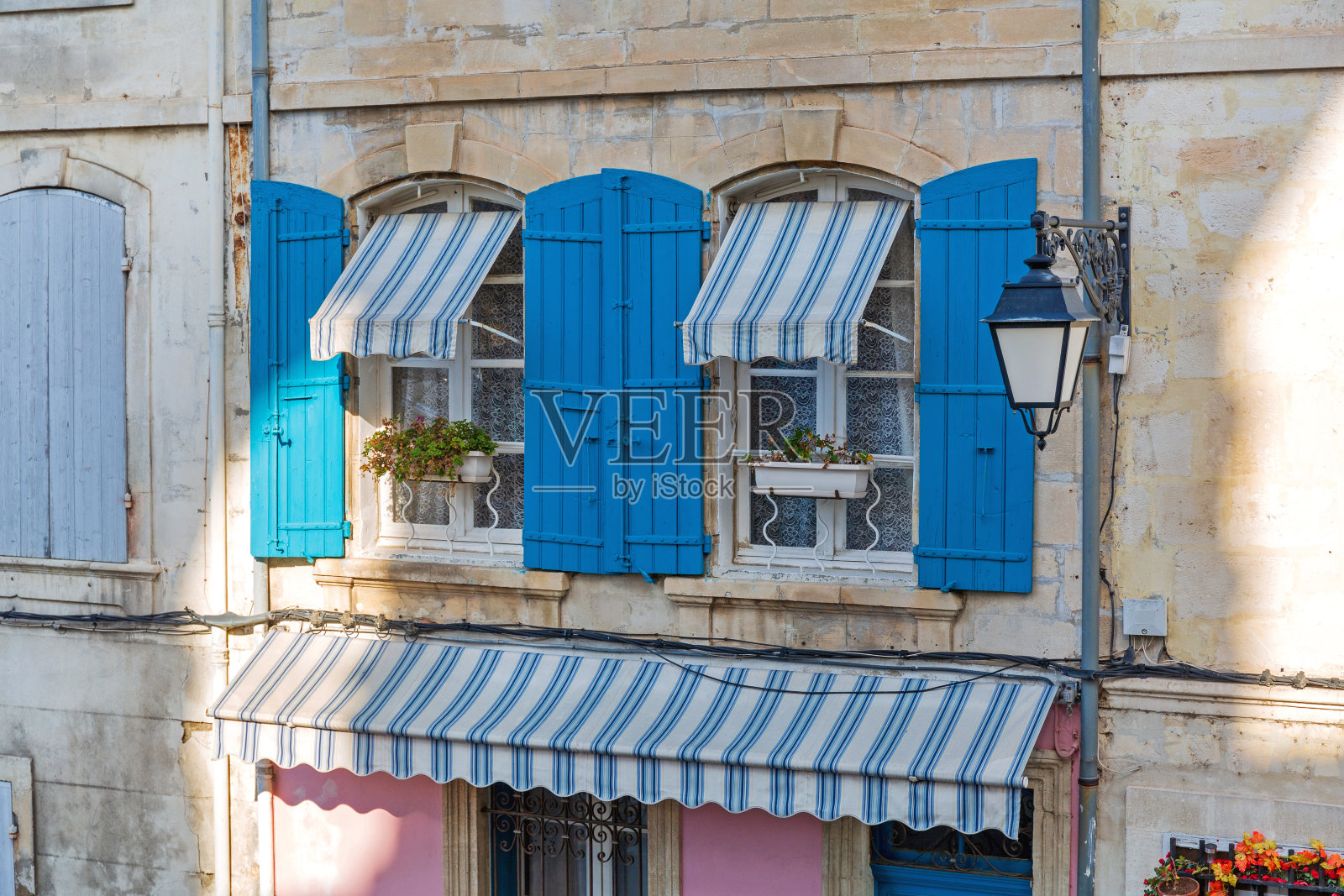 Windows在阿尔勒照片摄影图片