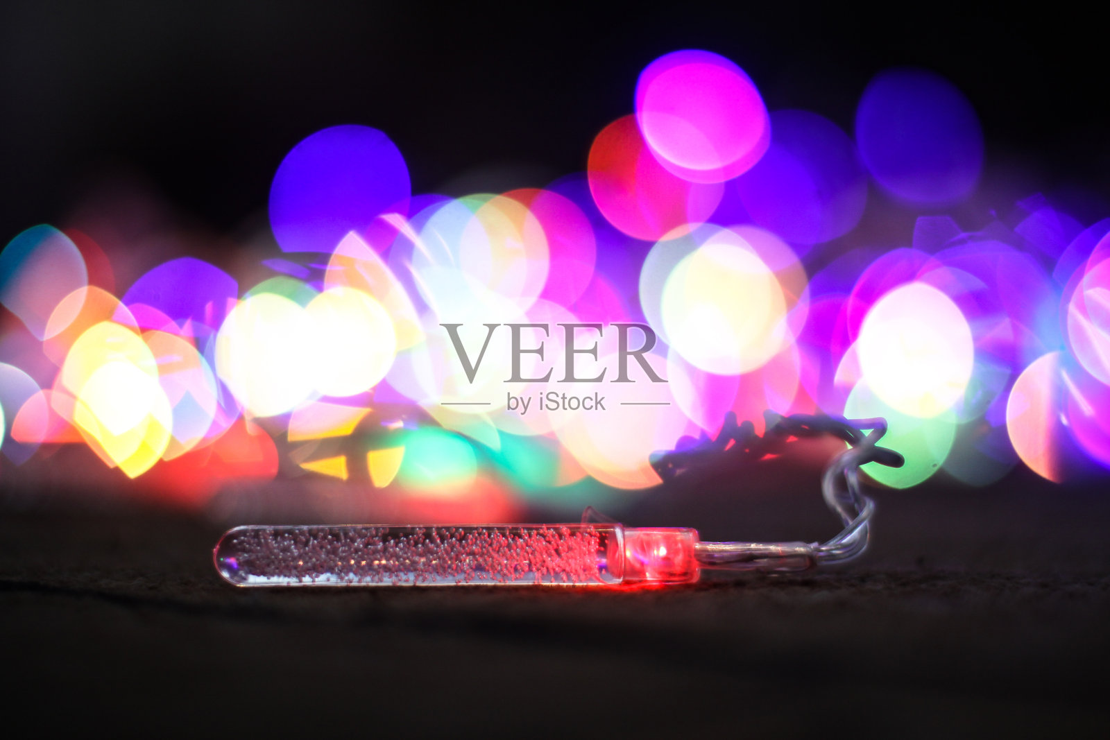 美丽的圣诞背景与花环和散景。新年多彩画。抽象照片图像设计照片摄影图片