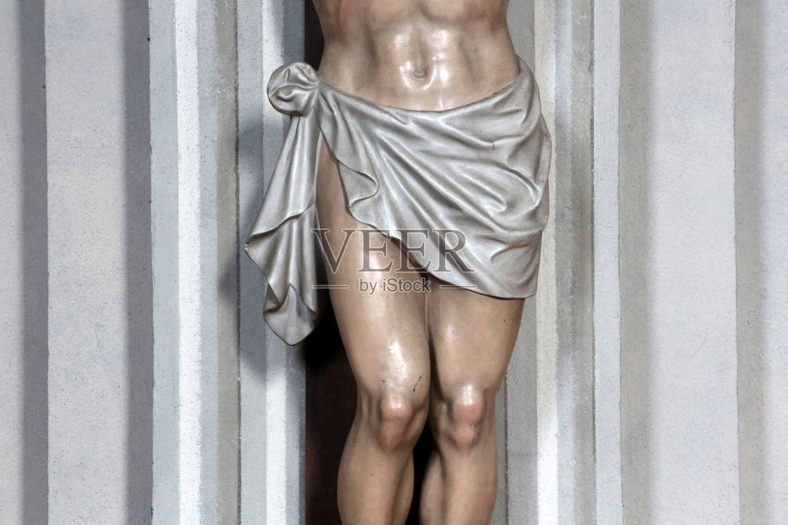 十字架上的耶稣。圣詹姆斯学院教堂。Sallanches。萨瓦省。法国。照片摄影图片