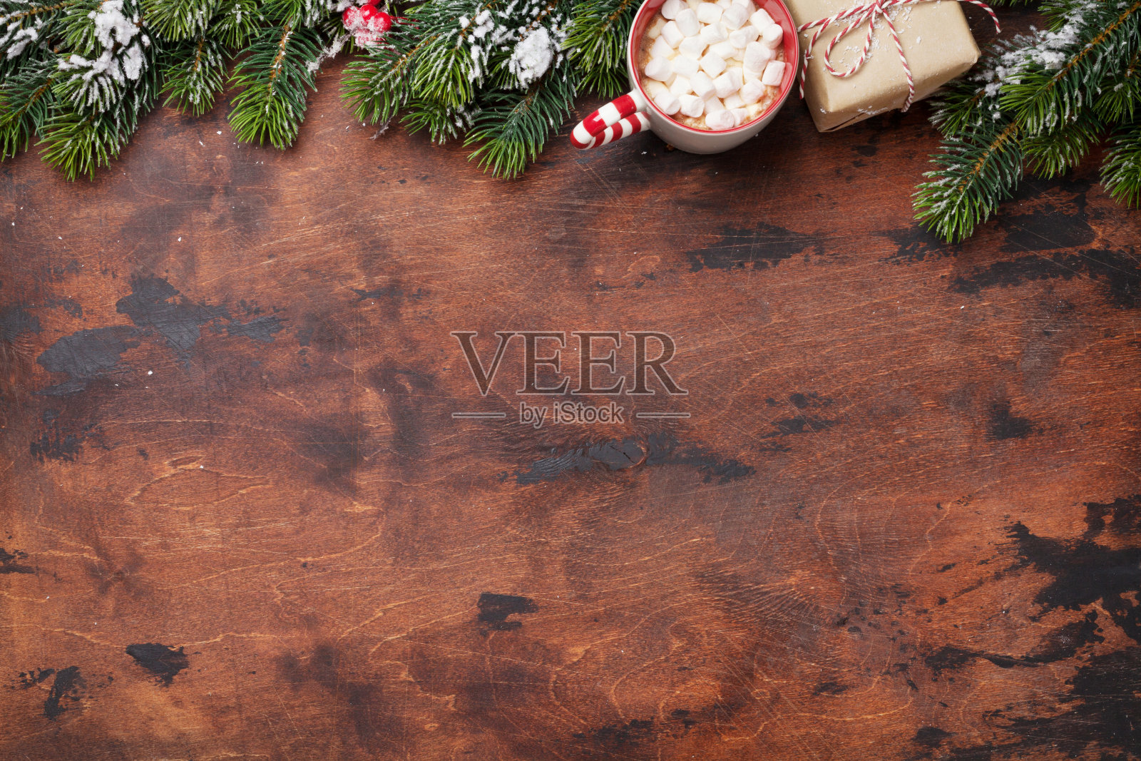 圣诞礼盒和热巧克力照片摄影图片