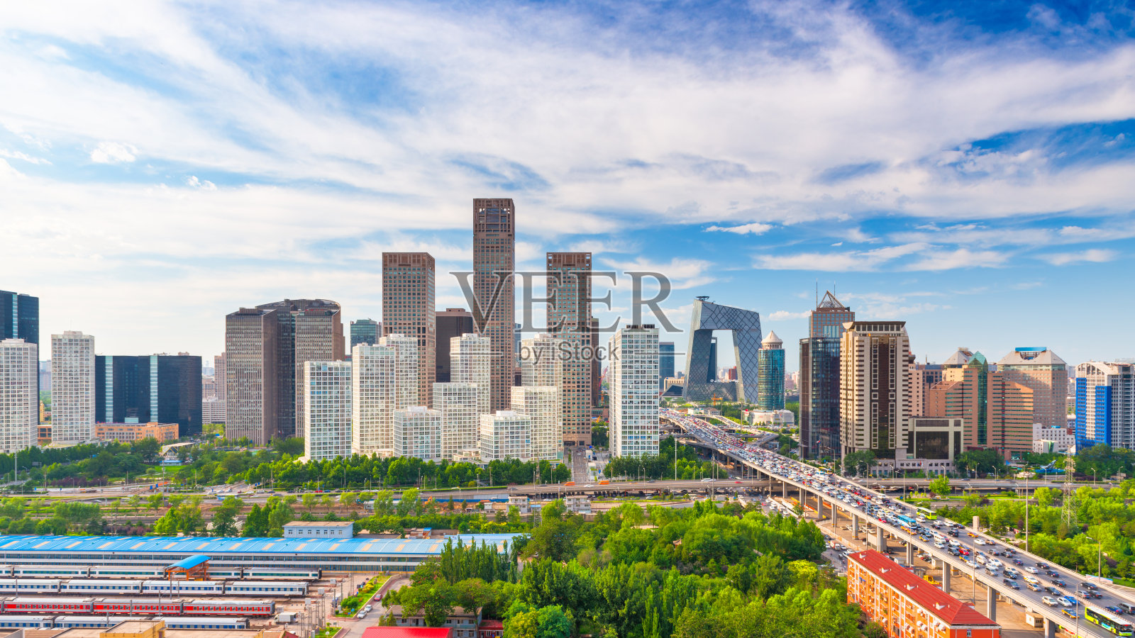 北京，中国现代金融区天际线照片摄影图片