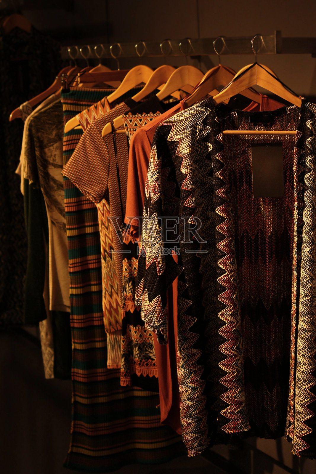 美术作品的展厅与正常的晚上照片摄影图片