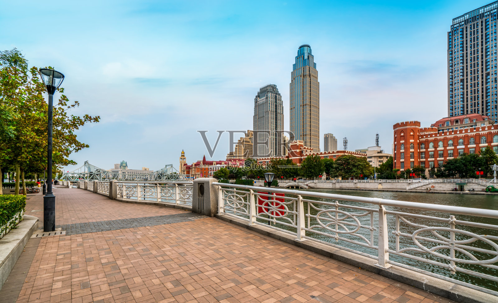 天津现代城市景观天际线照片摄影图片