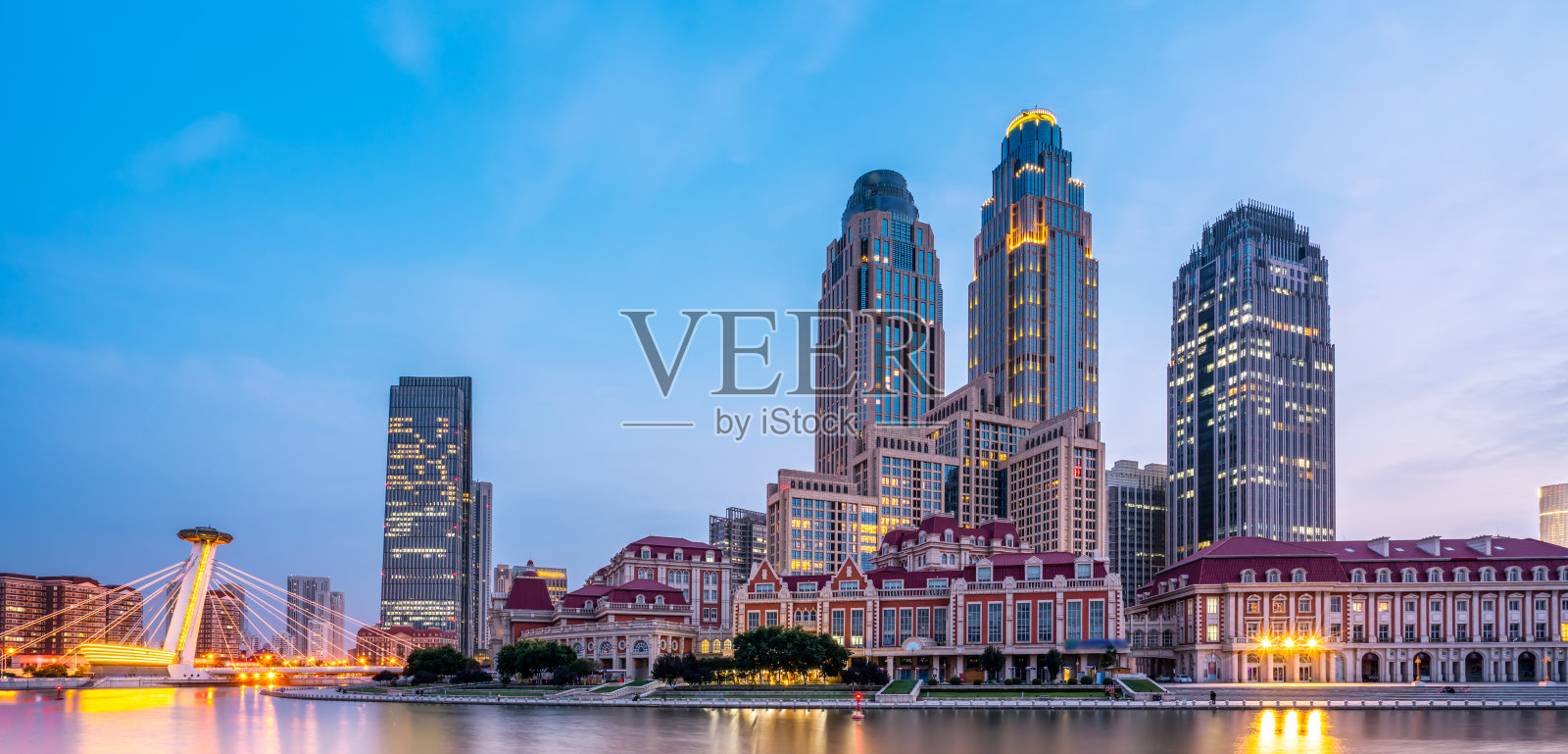 天津现代建筑景观夜景照片摄影图片