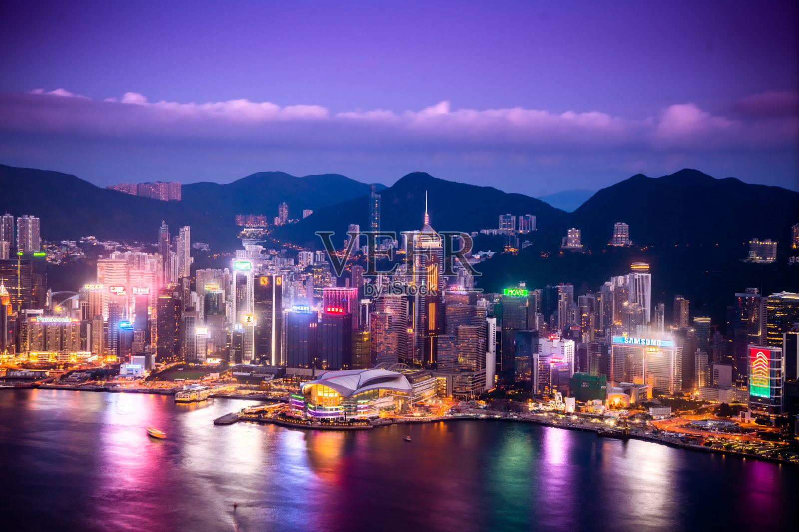 从维多利亚港眺望香港夜照片摄影图片