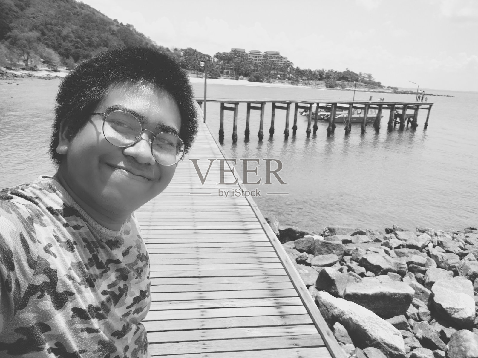 喜欢旅游的东南亚男人照片摄影图片