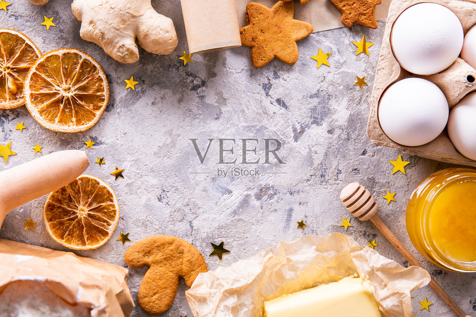 纹理背景与圣诞节主题项目在平铺组成。照片摄影图片