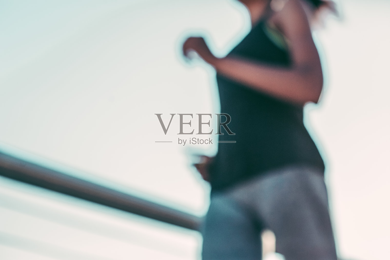 一个人在移动的模糊照片库存照片照片摄影图片