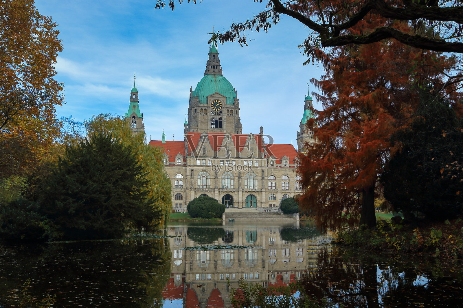 汉诺威新市政厅和公园照片摄影图片