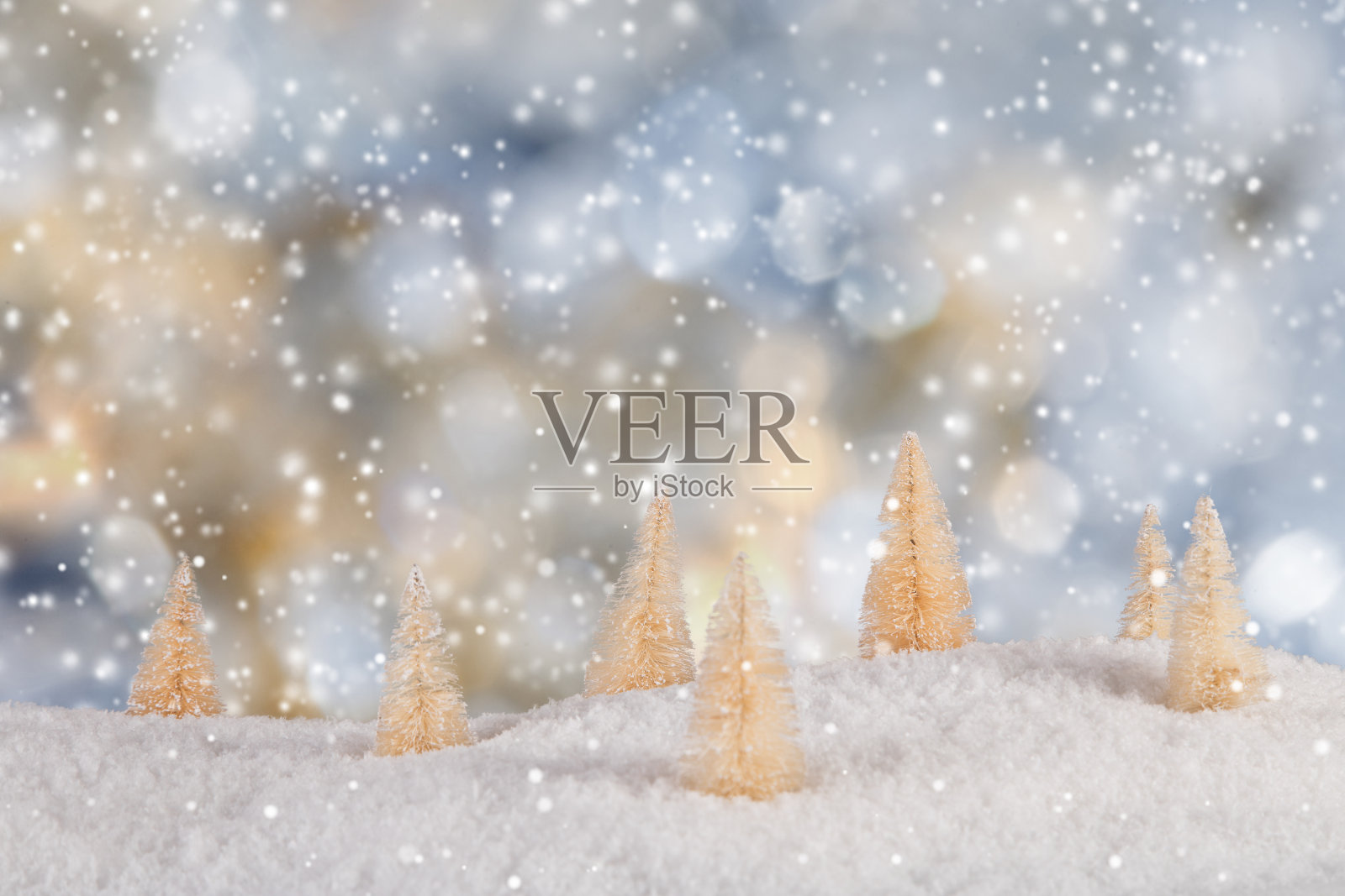 模糊背景的圣诞装饰照片摄影图片