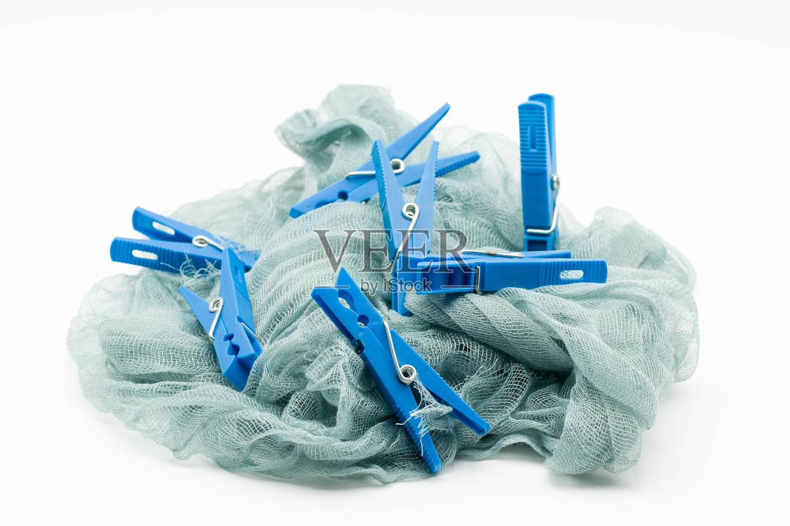 衣夹在白色孤立的背景上照片摄影图片