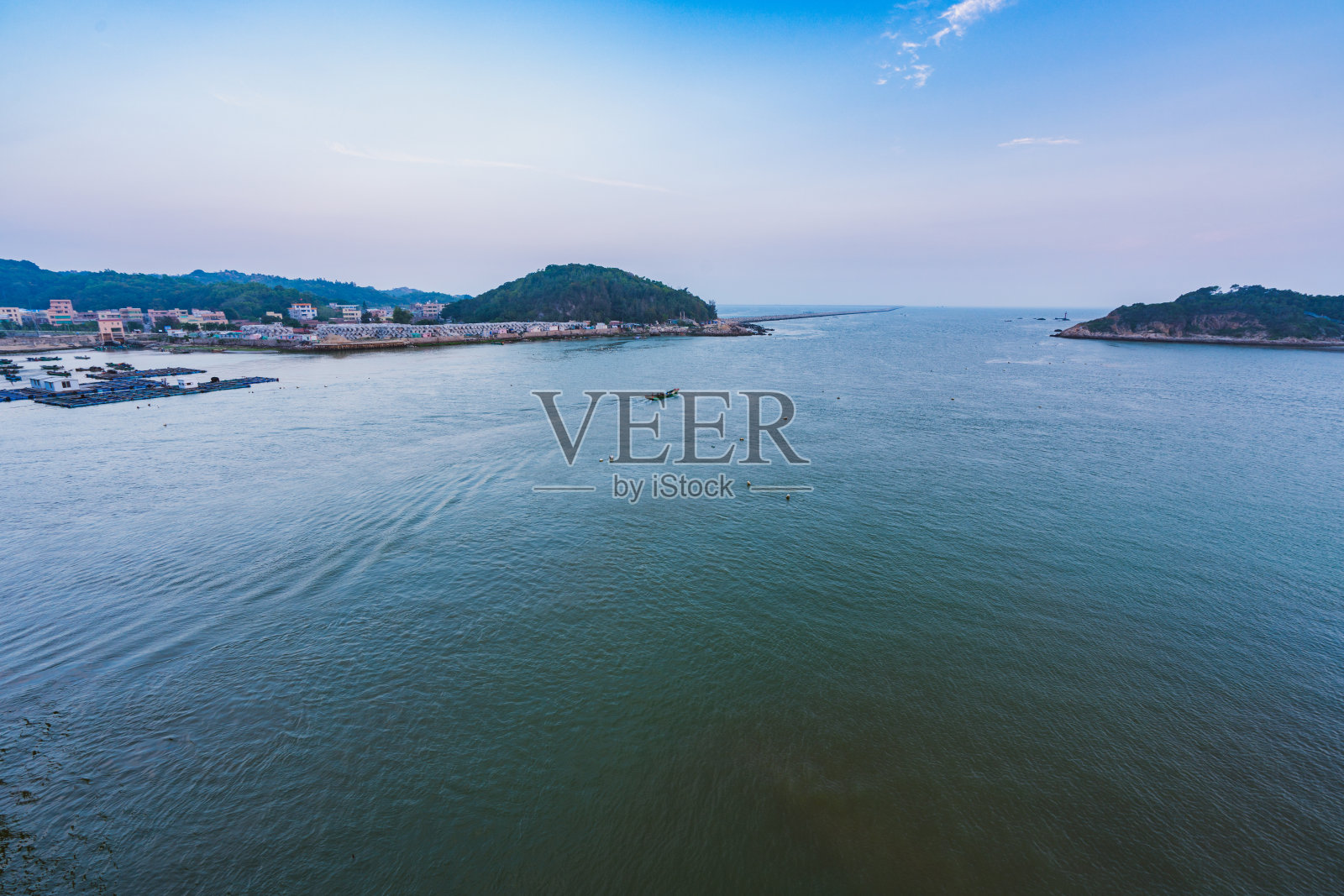 晚上蓝色的海景照片摄影图片