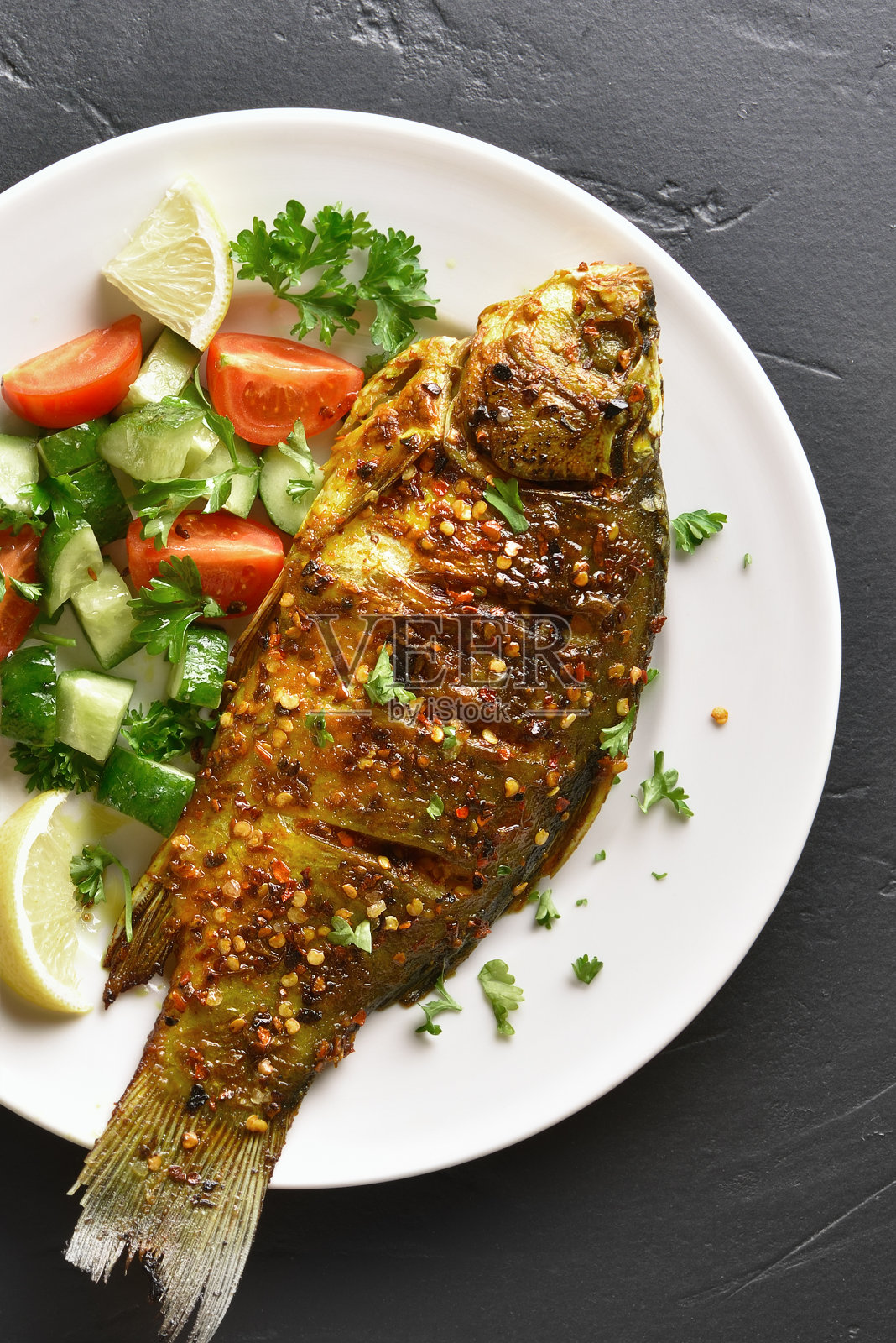 烤鱼照片摄影图片