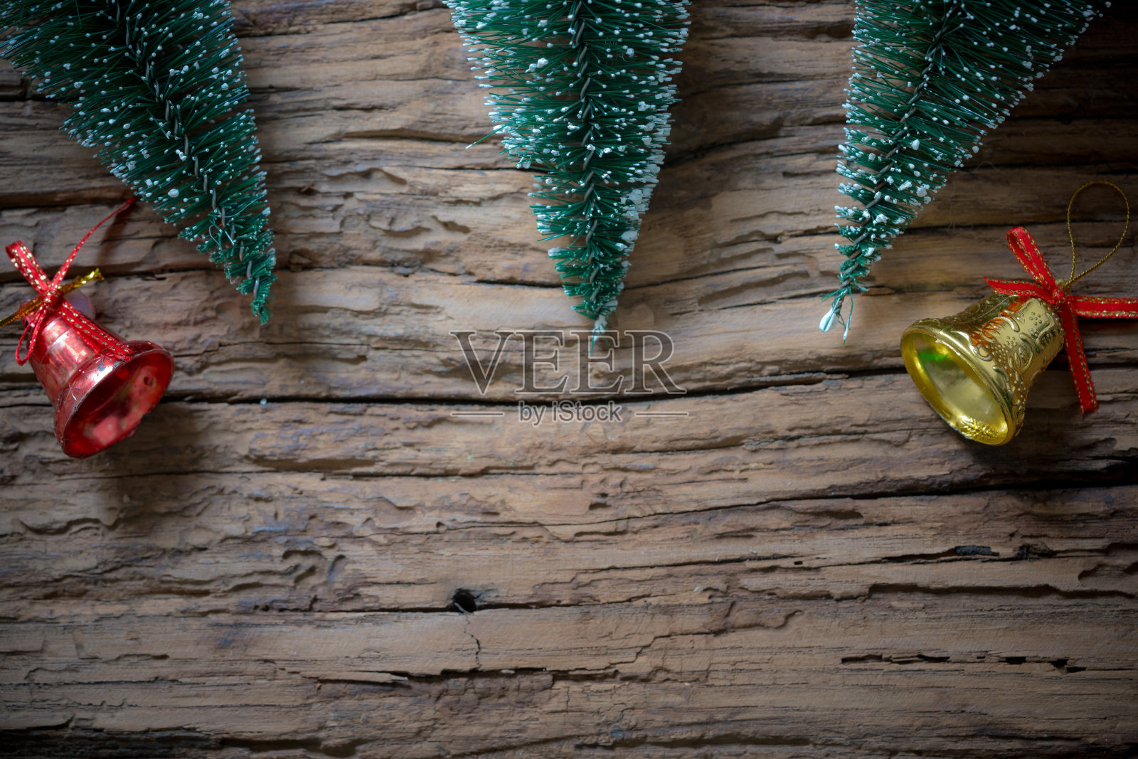 圣诞树和锥形的圣诞概念照片摄影图片