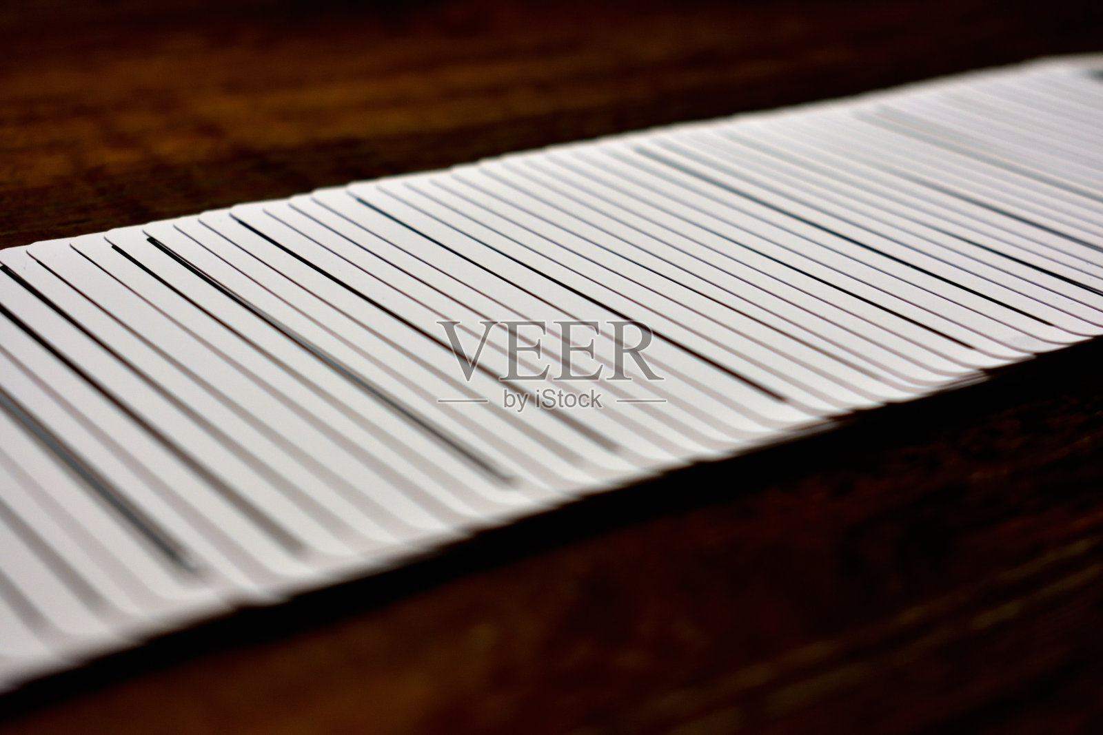 打牌照片摄影图片