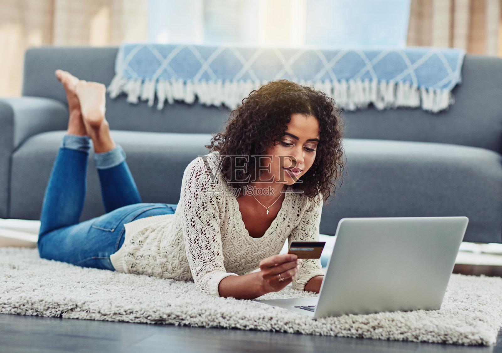 再也不用排那么长的队了照片摄影图片