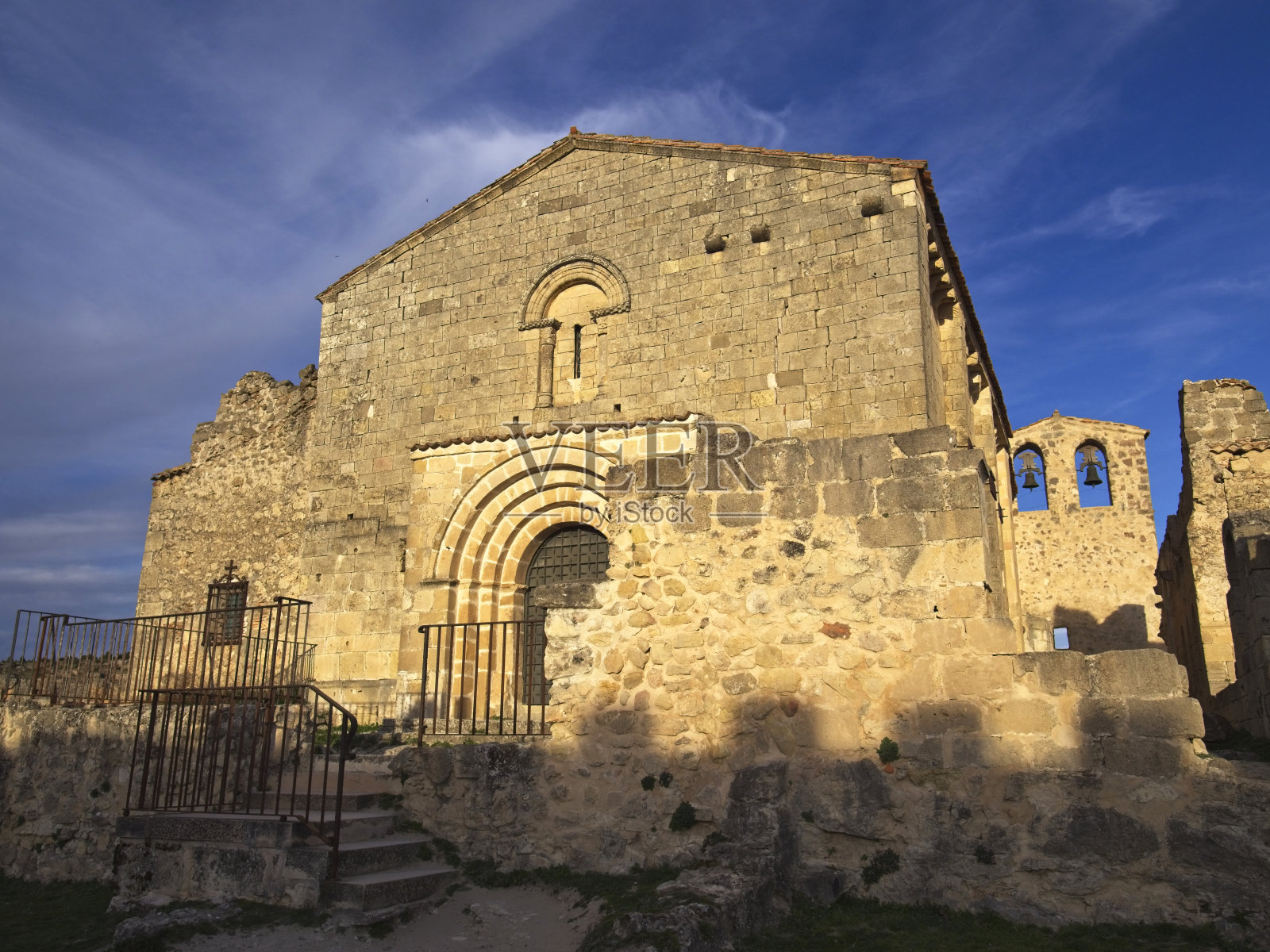 圣弗鲁托斯修道院的正门和入口照片摄影图片