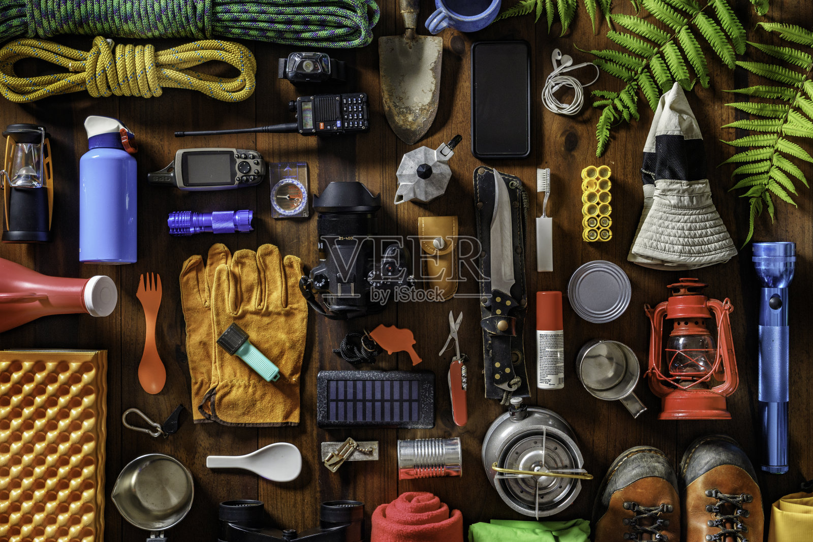 俯视图露营和徒步旅行和徒步旅行的装备，设备和配件山地旅行照片摄影图片