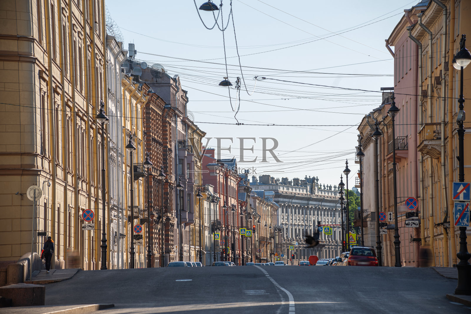 涅夫斯基大街——圣彼得堡的主要街道照片摄影图片