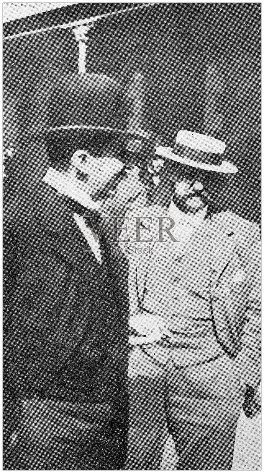 古董照片:人们抵达雷恩的德雷福斯审判照片摄影图片