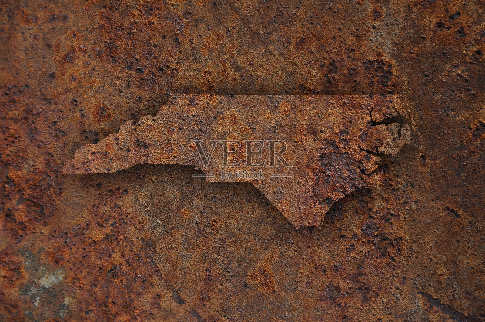 北卡罗莱纳的地图在生锈的金属上照片摄影图片