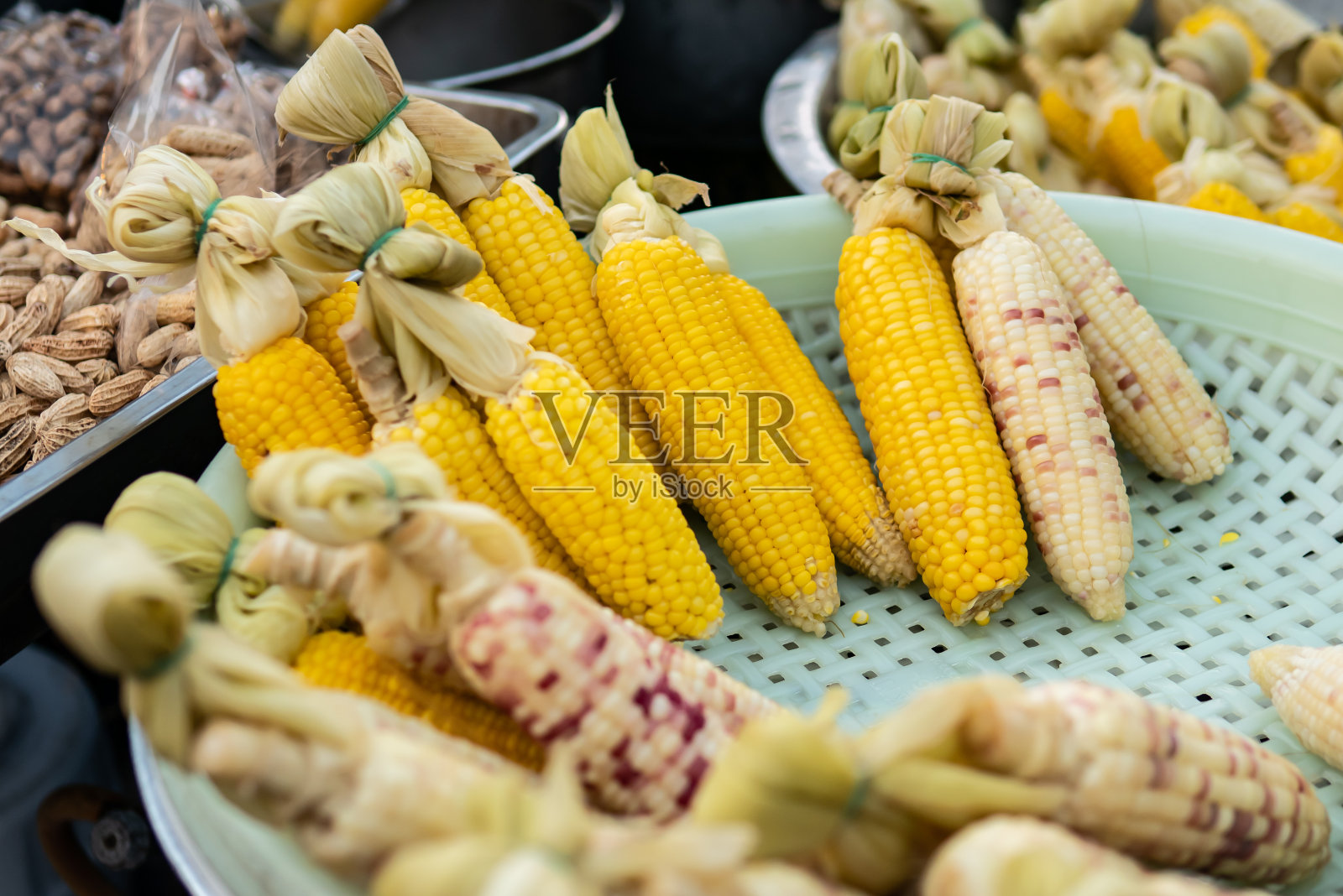 煮玉米棒子照片摄影图片