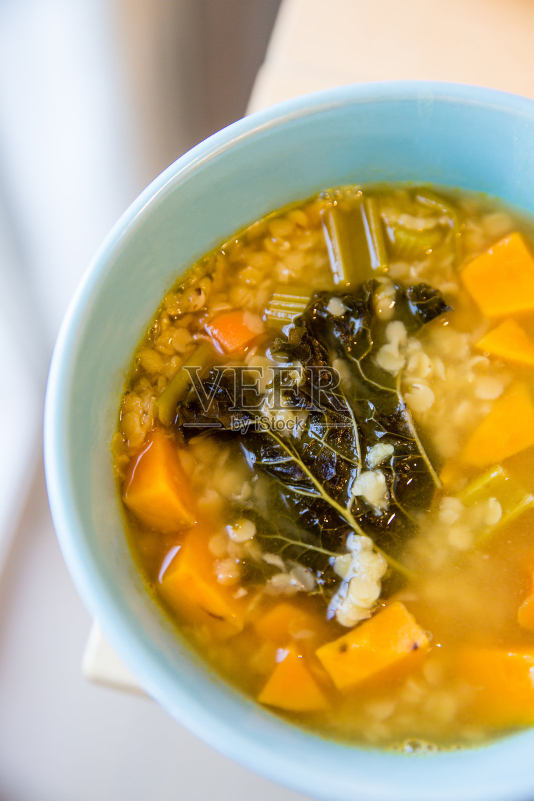 蔬菜扁豆汤照片摄影图片