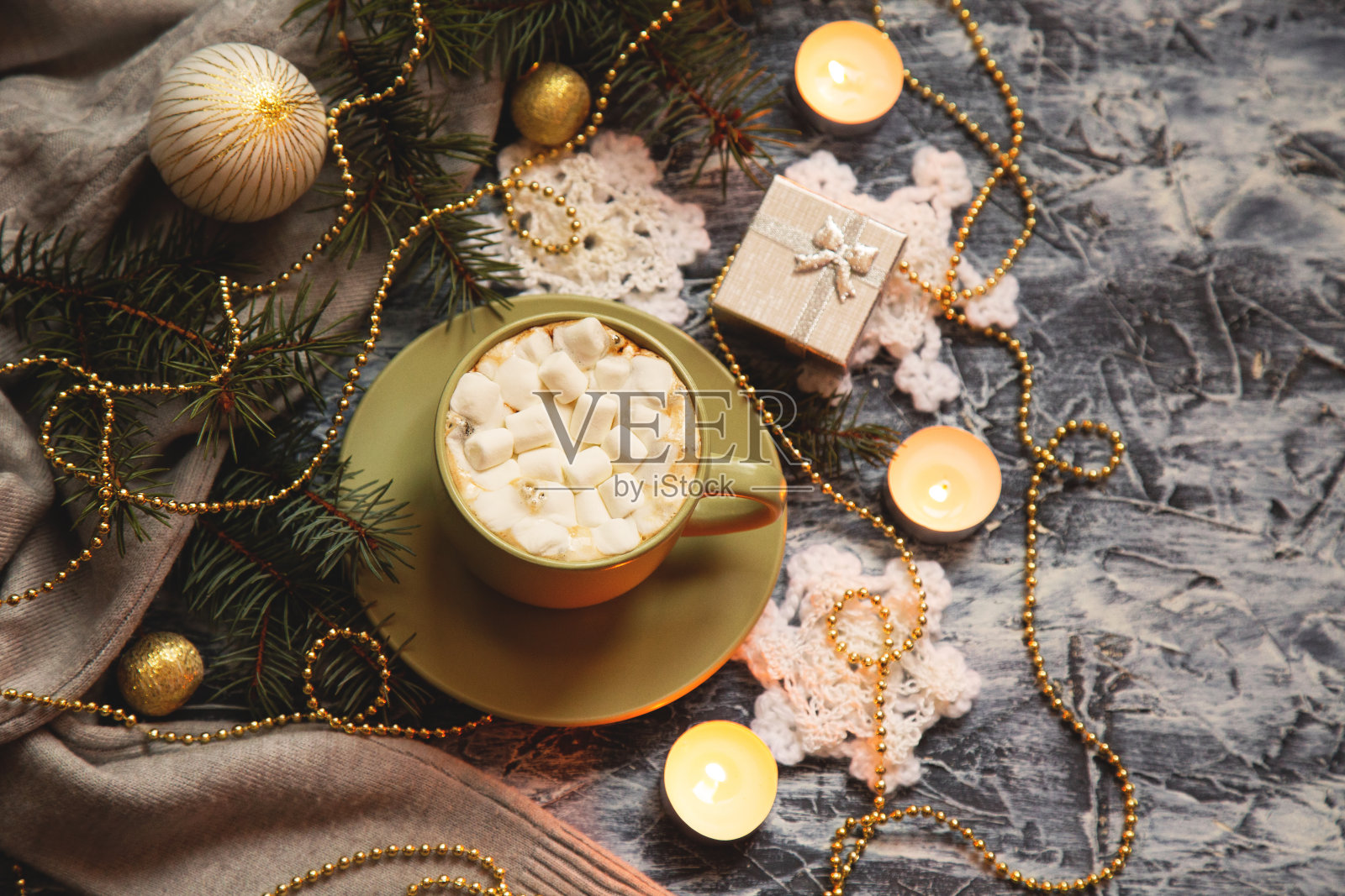 圣诞礼物和一杯咖啡照片摄影图片