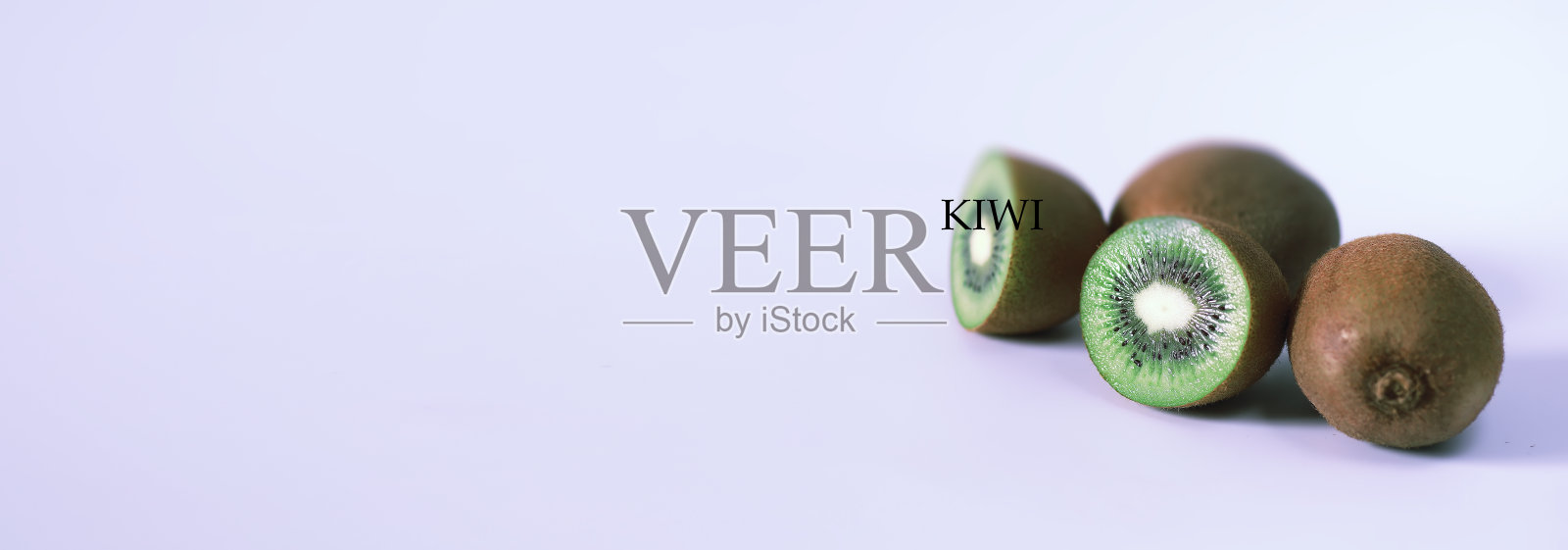 猕猴桃切片在白色的背景上照片摄影图片