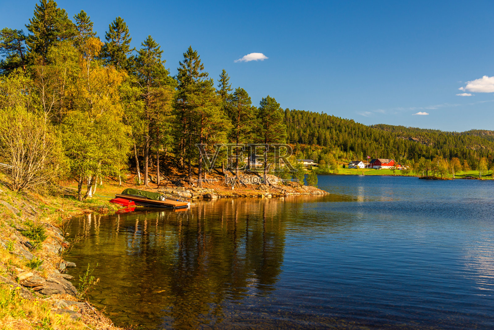 从阿尔松到挪威特隆赫姆途中的春景照片摄影图片