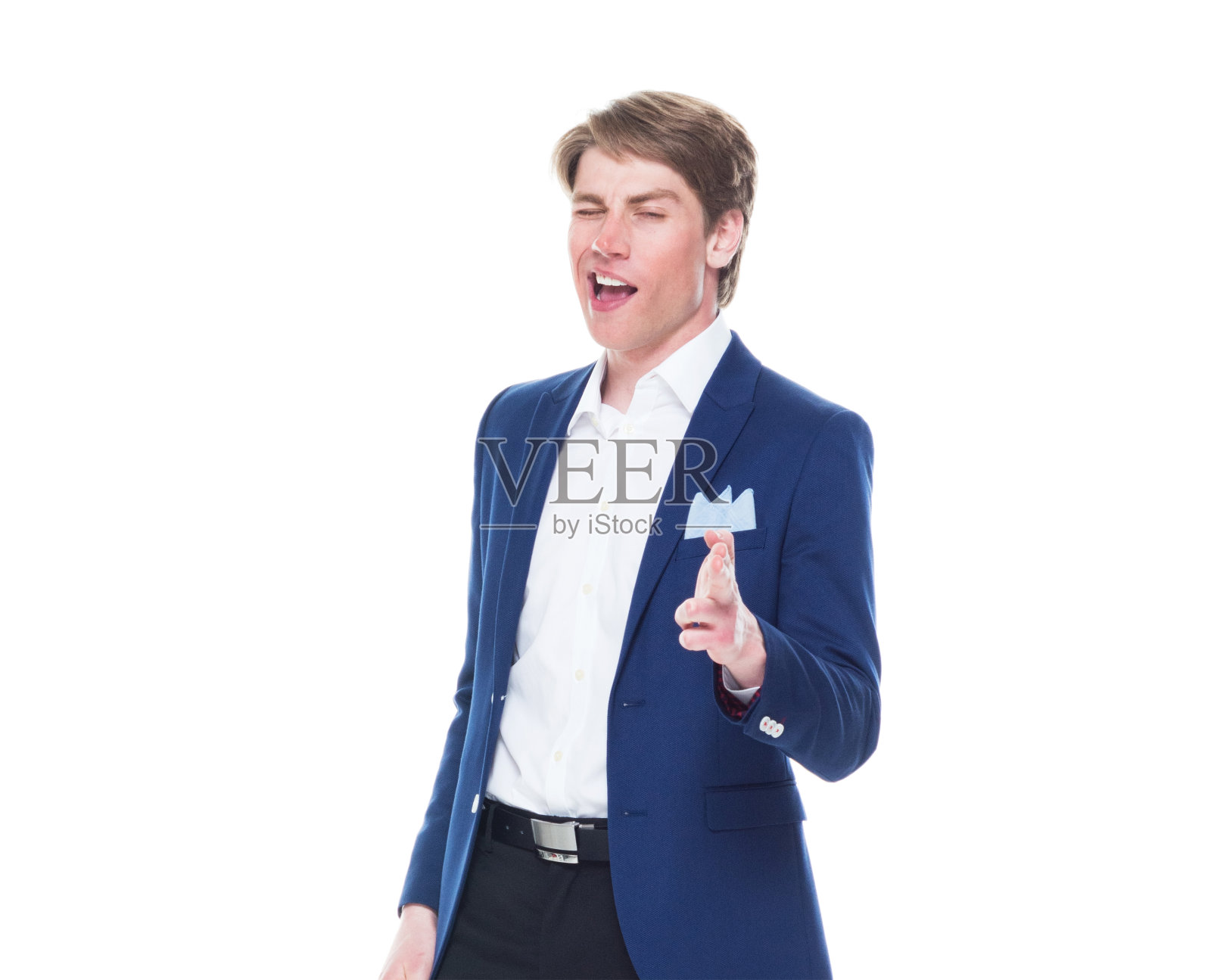 一个人/腰部以上的20-29岁的成年英俊的人白种年轻男子/男性穿着夹克/夹克/裤子/纽扣衬衫/衬衫谁是微笑/快乐/愉快的手指枪谁是指着照片摄影图片