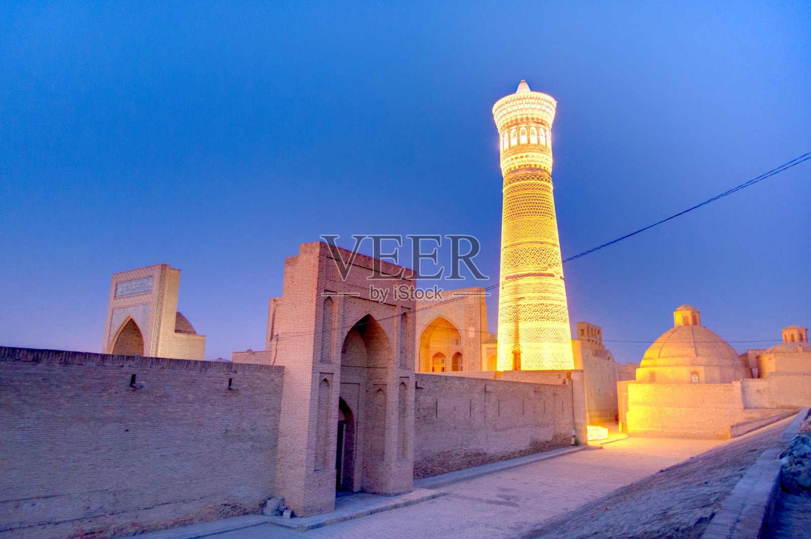 布哈拉，波-伊-卡扬黄昏照片摄影图片