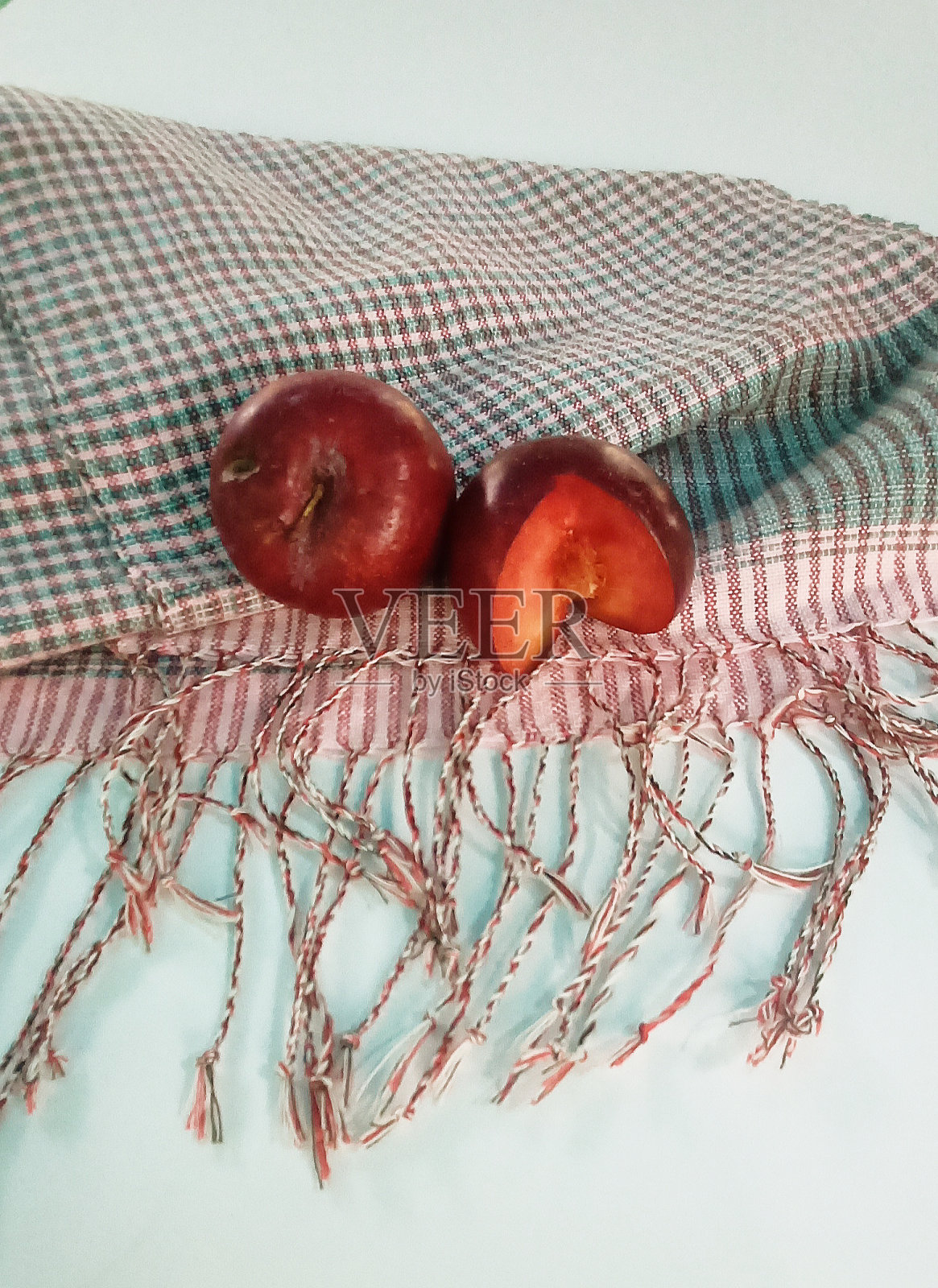 李子在印花棉布照片摄影图片