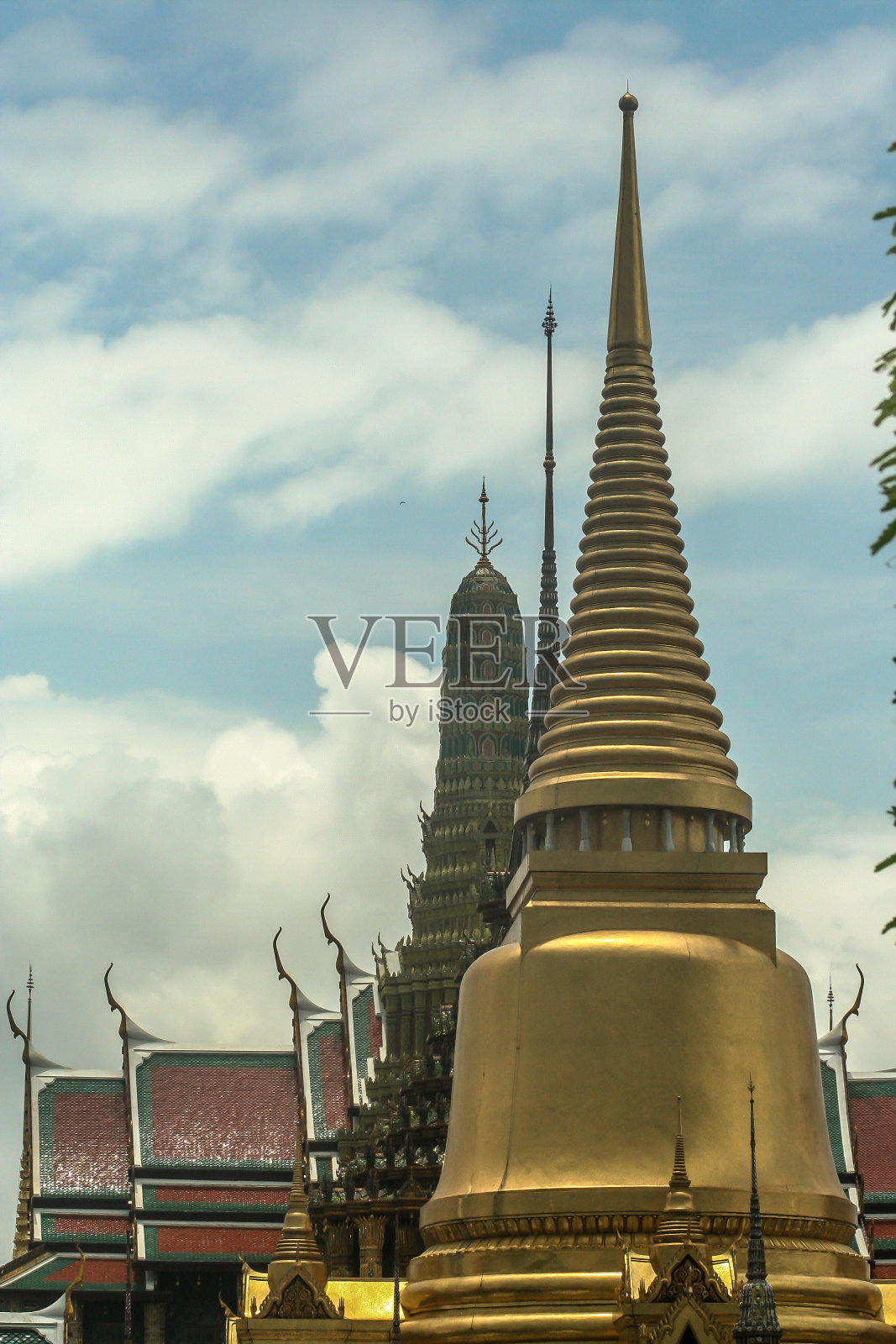 大皇宫建筑群的亭子元素，模糊和纹理效果。亚洲古老的建筑。曼谷的风景。照片摄影图片