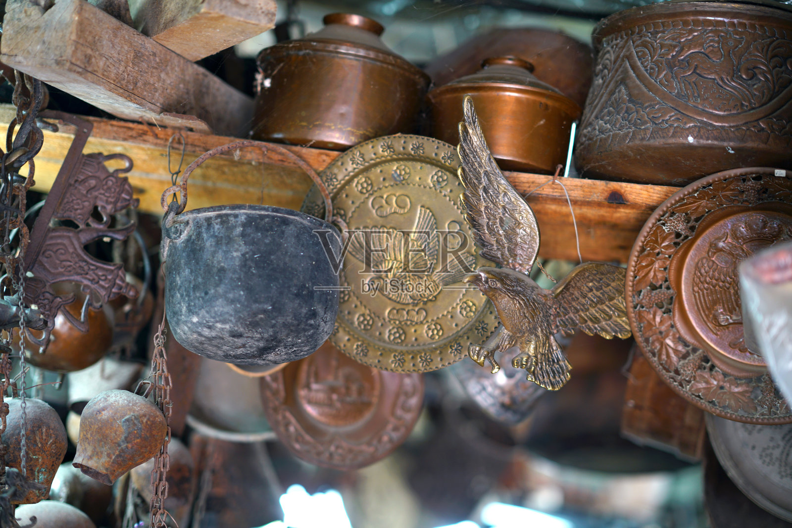 约阿尼纳历史中心的一家古董店照片摄影图片