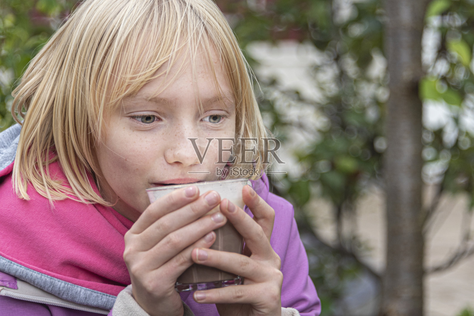 享受热巧克力照片摄影图片