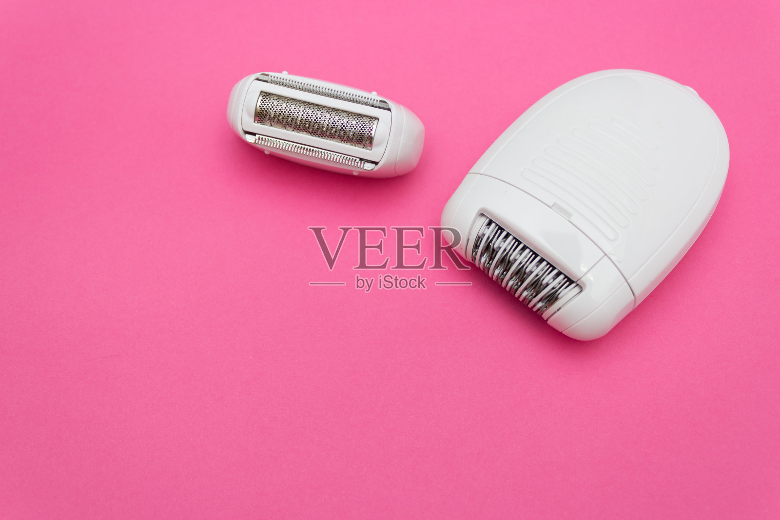 简约的美丽的概念。头发脱落。白色电脱毛。本空间照片摄影图片