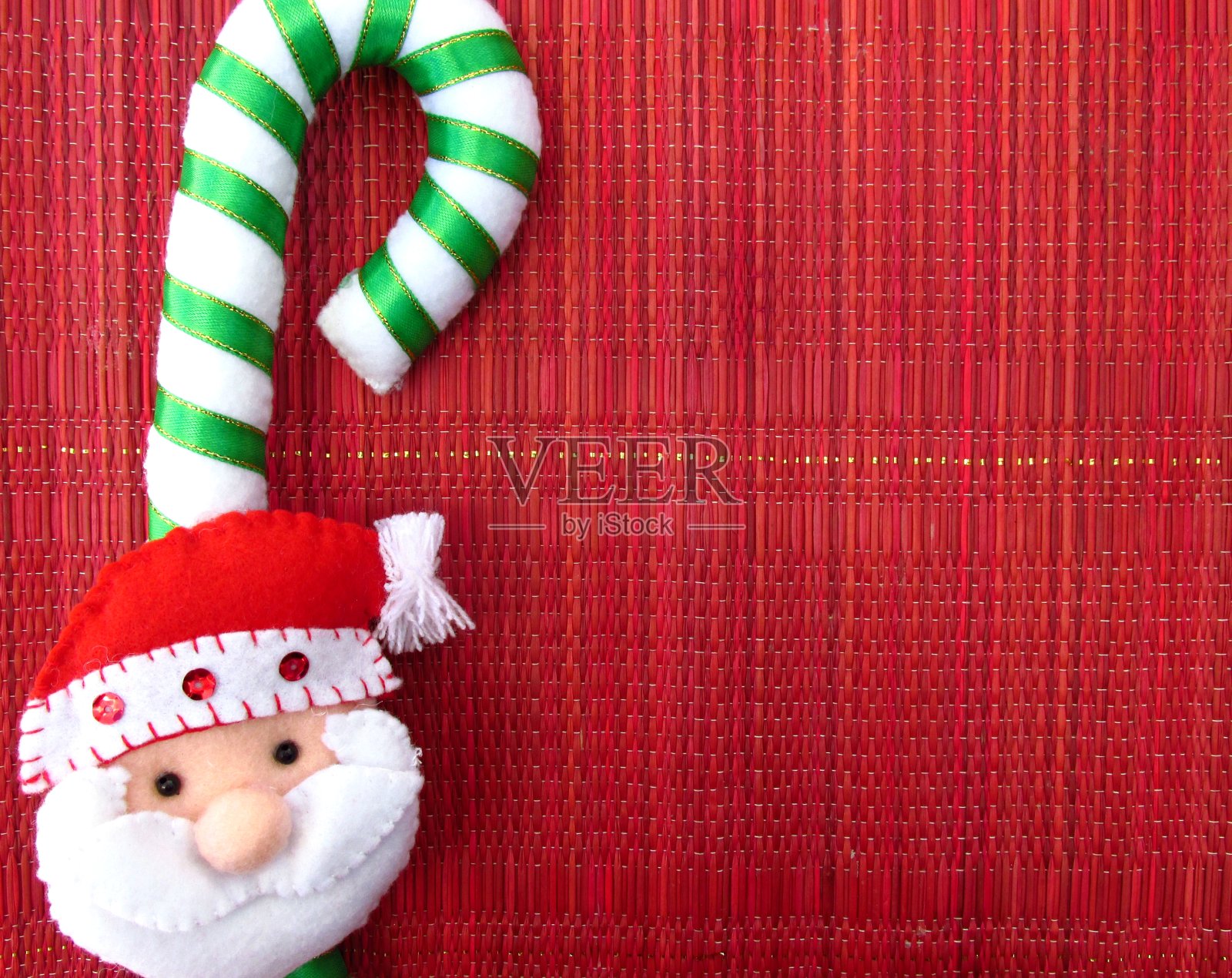 圣诞假日作文俯视图。社交媒体活动的圣诞背景。圣诞季节的主题，有圣诞老人和驯鹿。照片摄影图片