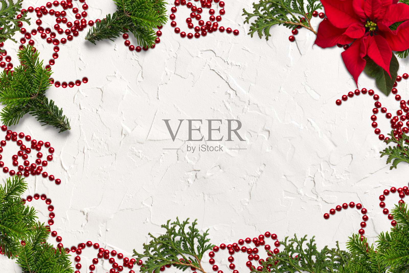 白色背景上的圣诞装饰照片摄影图片