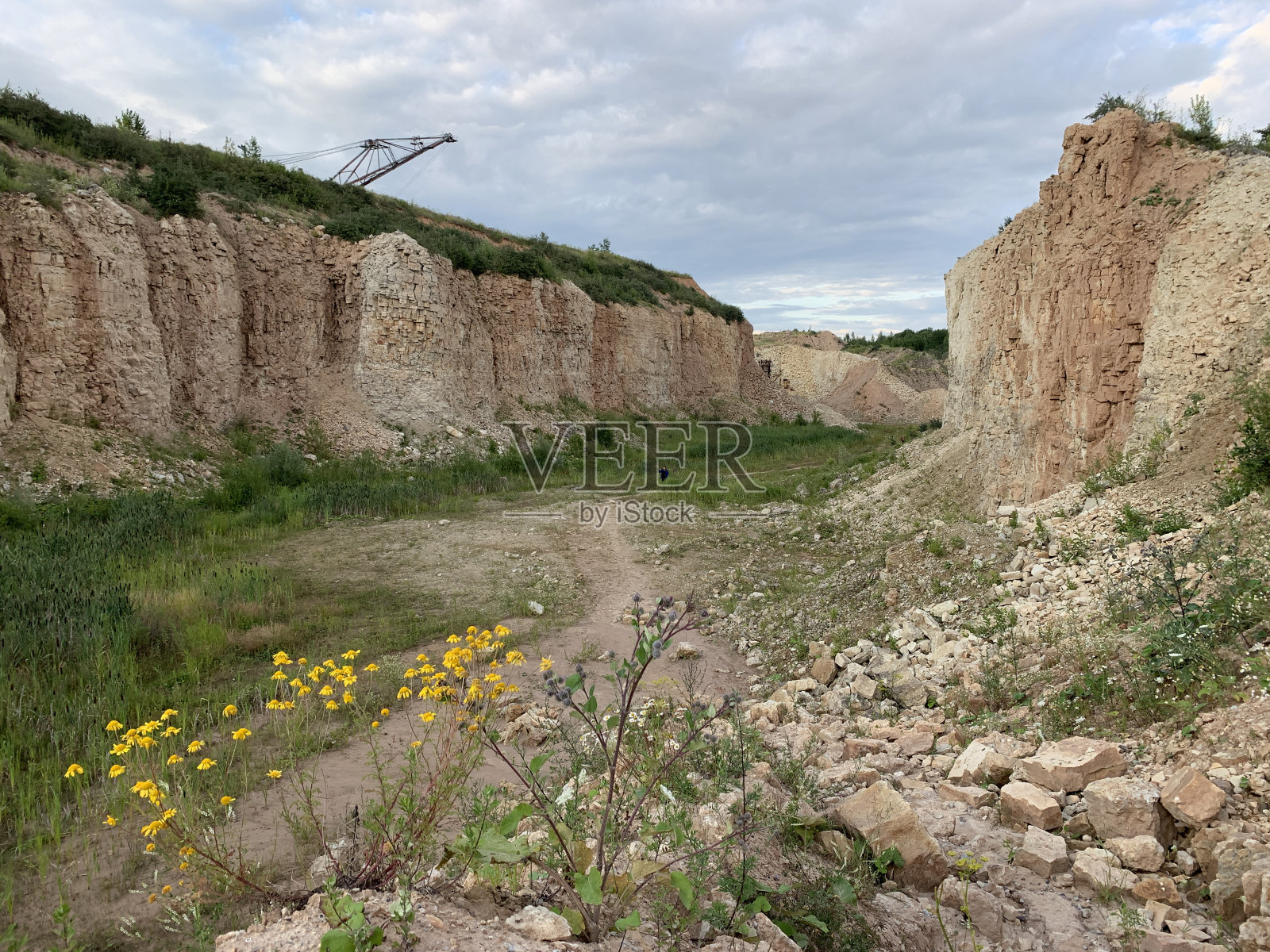 石灰石采石场全景照片摄影图片