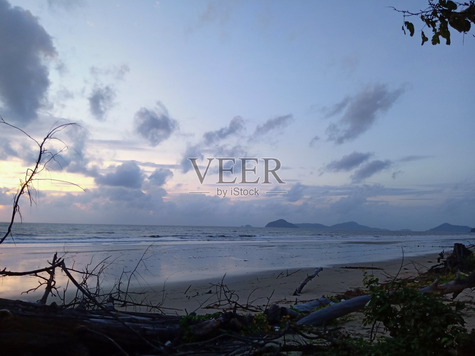 大海无浪，风平浪静照片摄影图片